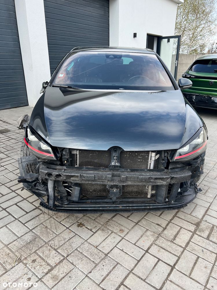 Volkswagen Golf GTI Performance BlueMotion Technology DSG - 2