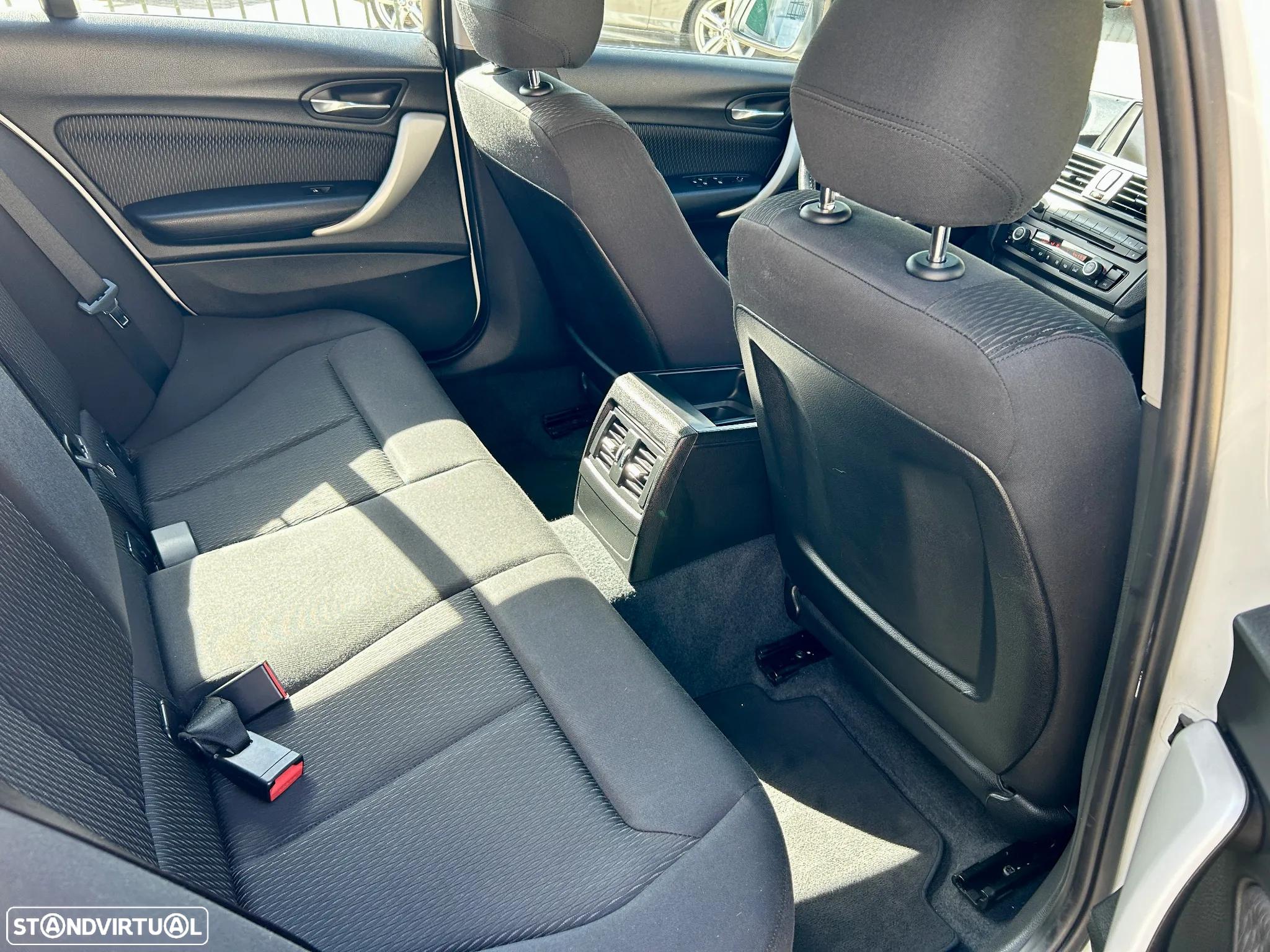 BMW 120 d Line Urban - 25