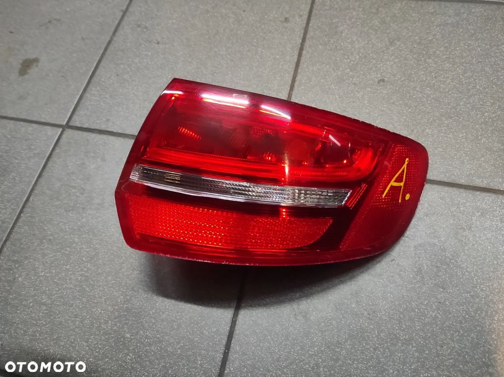 AUDI A3 8P LIFT 8P4 LAMPA TYLNA PRAWA W BŁOTNIK LED WYSYŁKA !!!