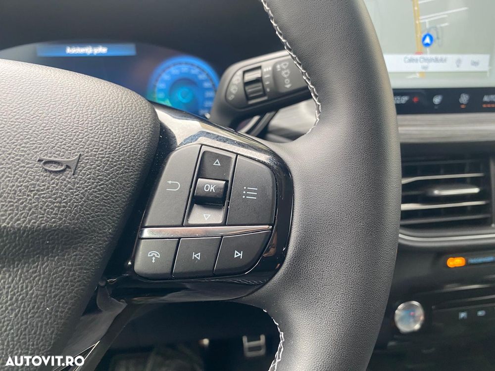 Ford Kuga - 11
