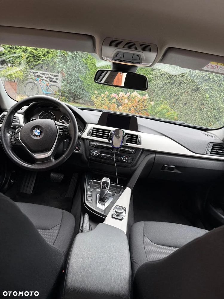 BMW Seria 3 320i Touring Sport-Aut Sport Line - 14