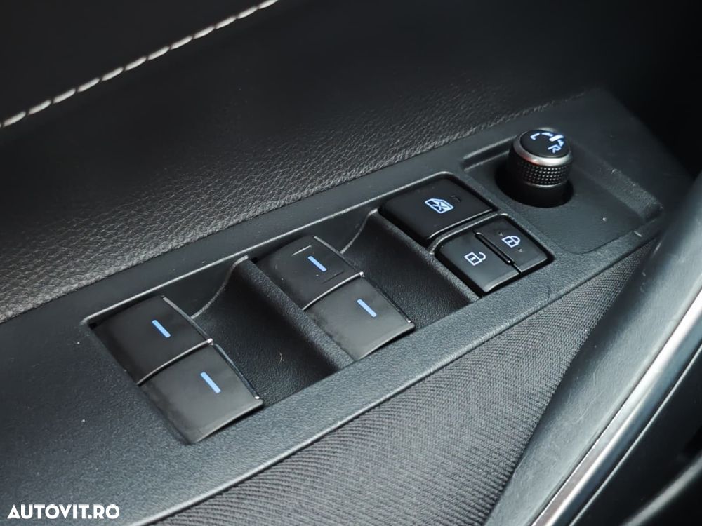 Toyota Corolla 1.8 HSD Dynamic - 26