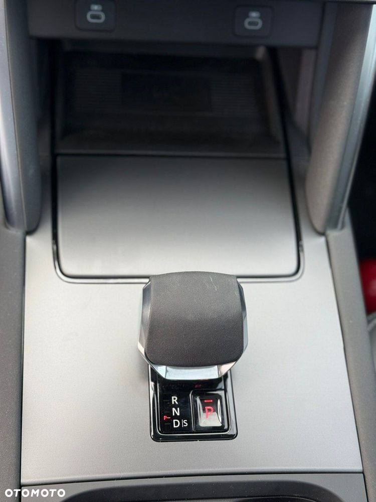 Land Rover Discovery Sport - 24