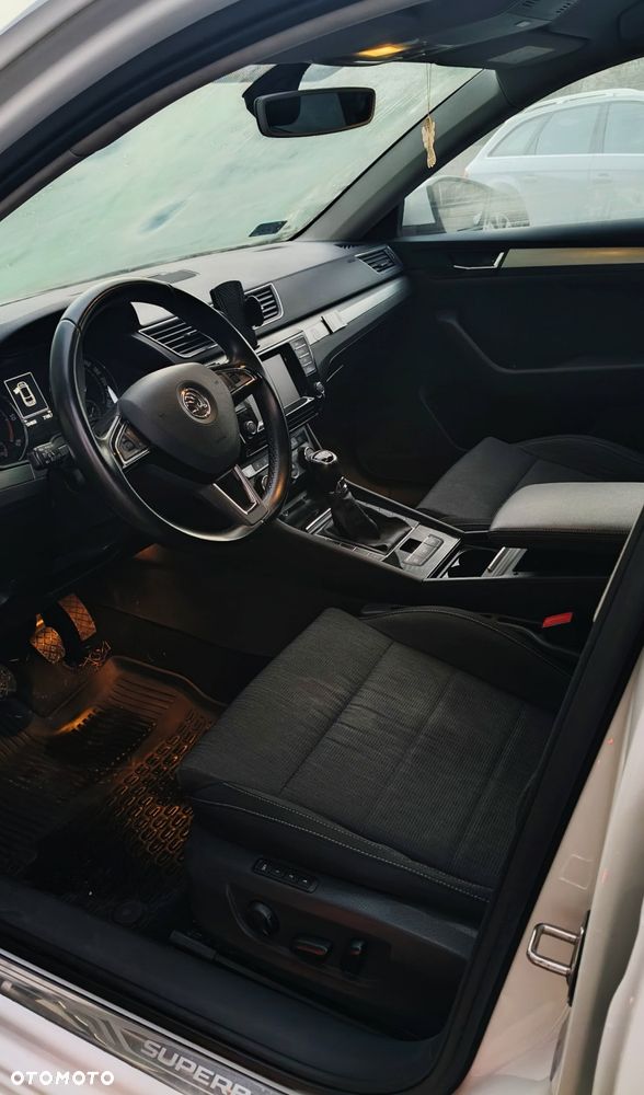 Skoda Superb 2.0 TDI Ambition - 5