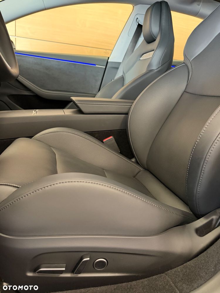 Tesla Model 3 - 20