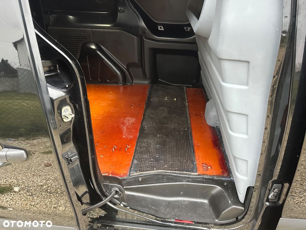 Peugeot Partner - 13