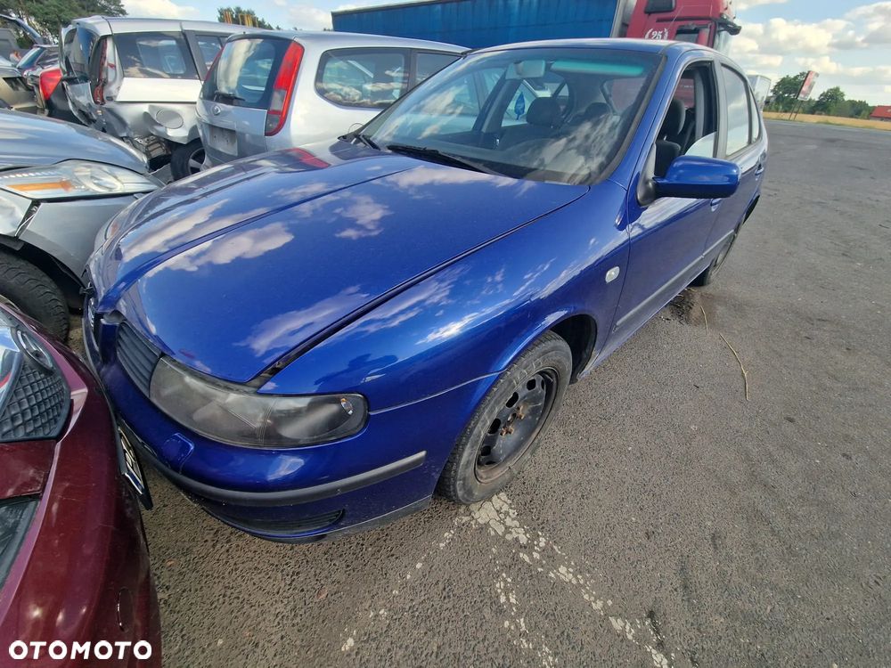 Seat Leon 2000 poj. 1.6 benzyna 101 KM - samochód cały na części - 5
