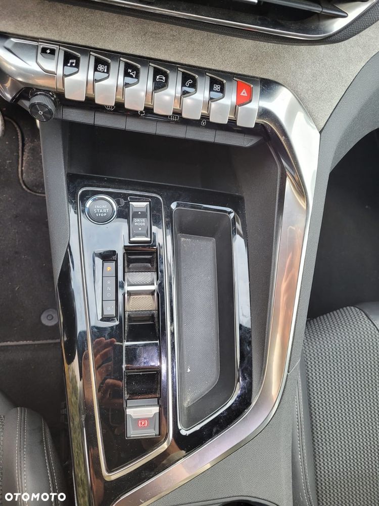 Peugeot 3008 1.6 PureTech Hybrid4 PHEV GT S&S EAT8 - 19