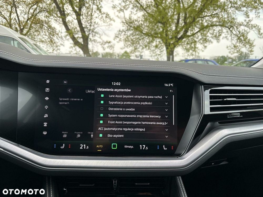 Volkswagen Touareg - 25