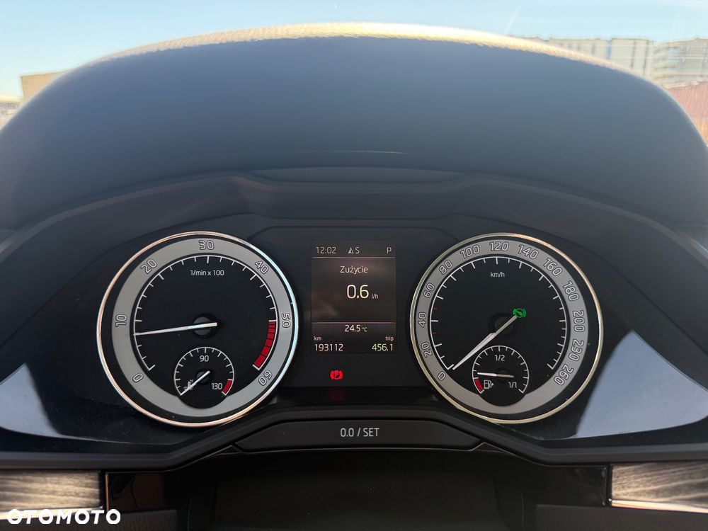 Skoda Superb 2.0 TDI Style DSG - 37