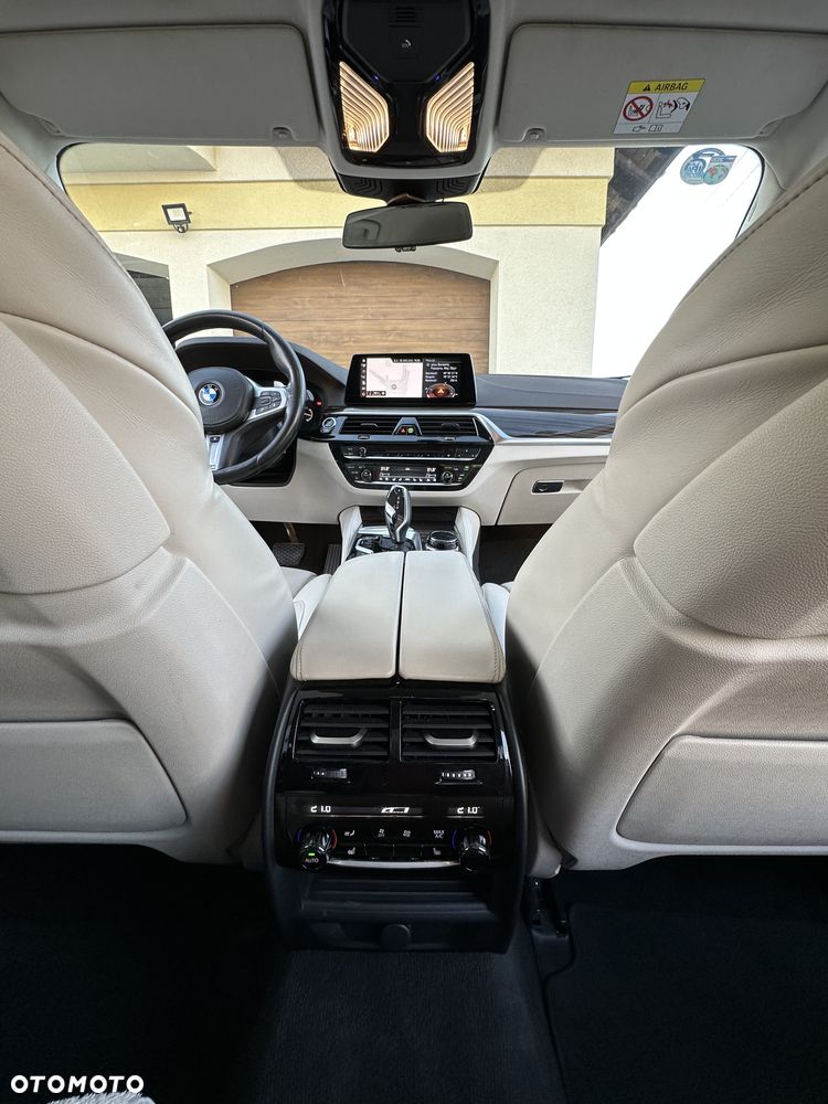 BMW Seria 5 520d xDrive Luxury Line - 29