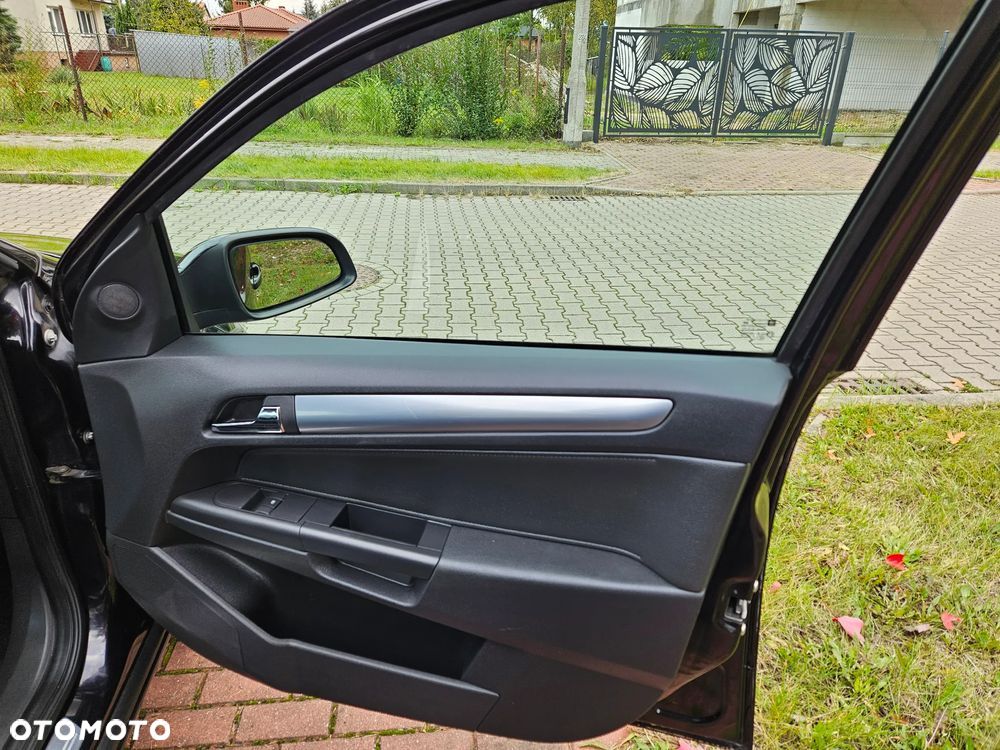 Opel Astra 1.6 Cosmo - 28