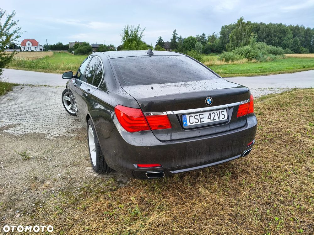 BMW Seria 7 740i - 6