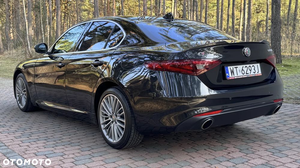 Alfa Romeo Giulia 2.0 Turbo 16V AT8-Q4 Ti - 11