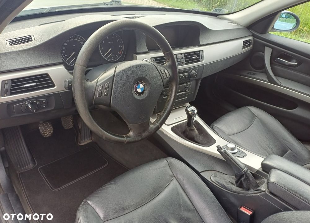 BMW Seria 3 320i - 6