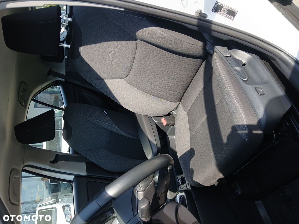 Toyota Yaris Cross Hybrid 1.5 Comfort 4x4 - 38