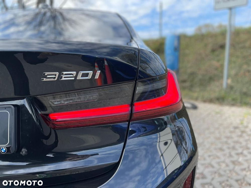BMW Seria 3 - 35