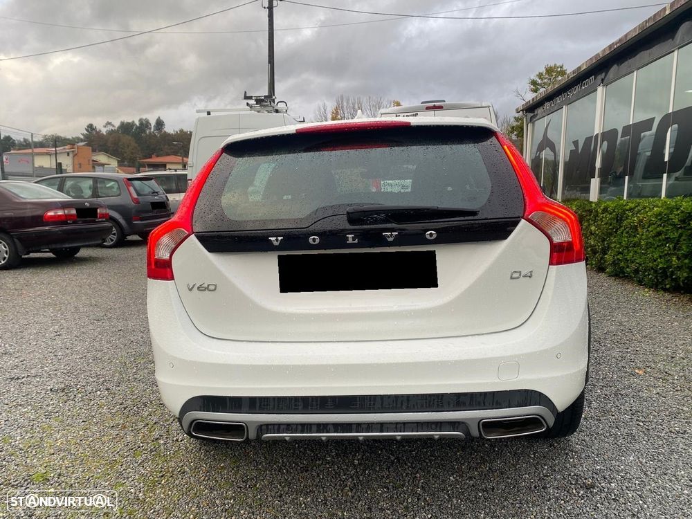Volvo V60 Cross Country 2.0 D4 Momentum Geartronic - 5