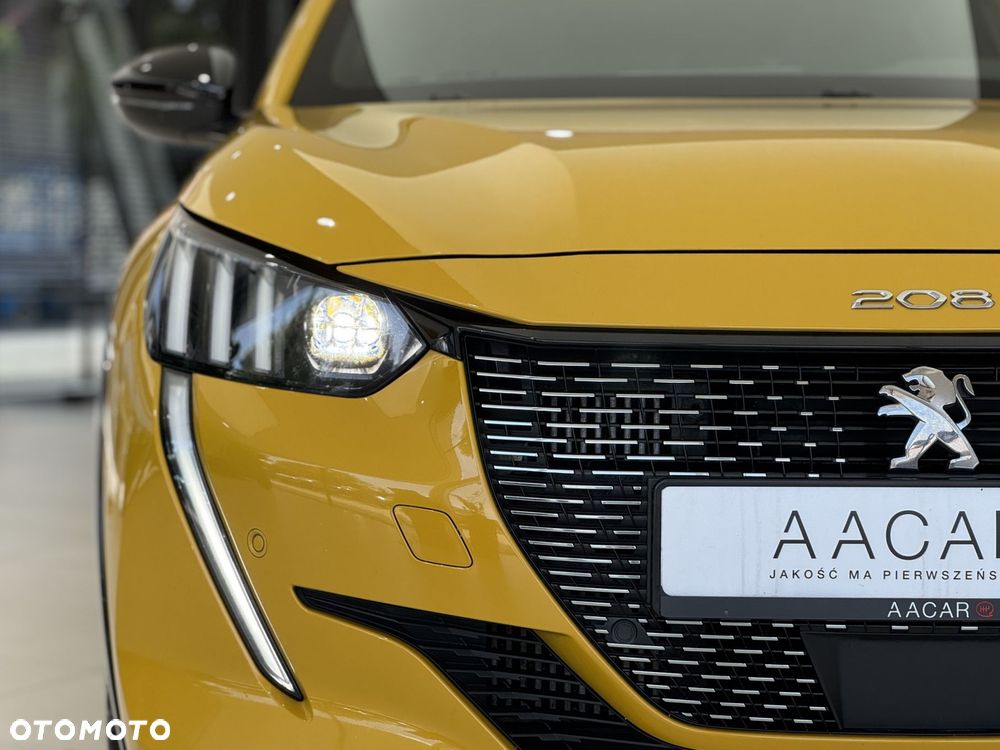 Peugeot 208 - 40
