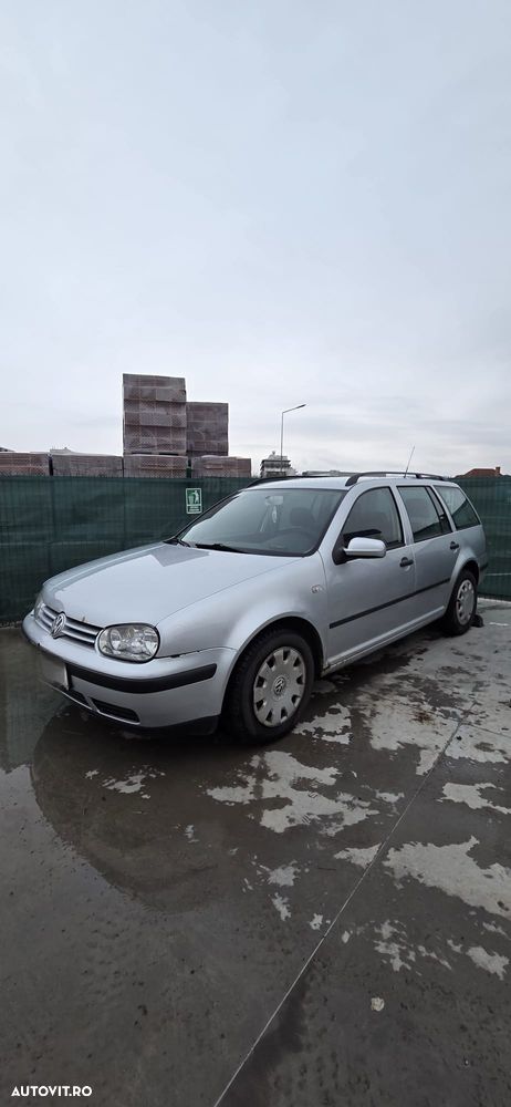 Volkswagen Golf - 4