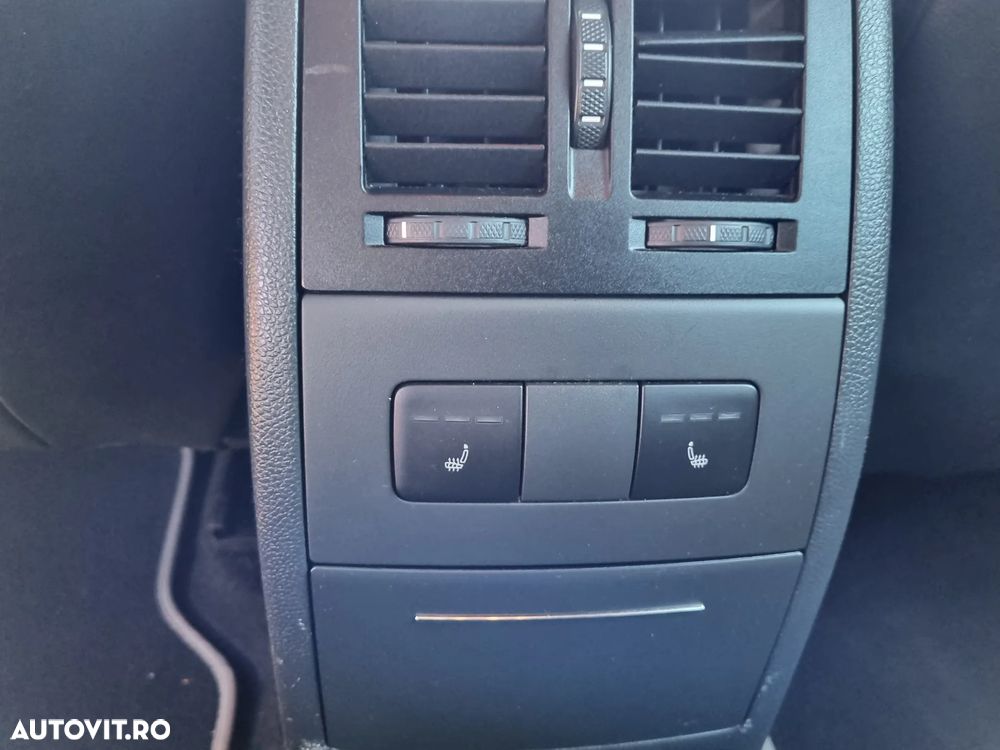 Skoda Octavia Combi 2.0 TDI DPF RS - 13