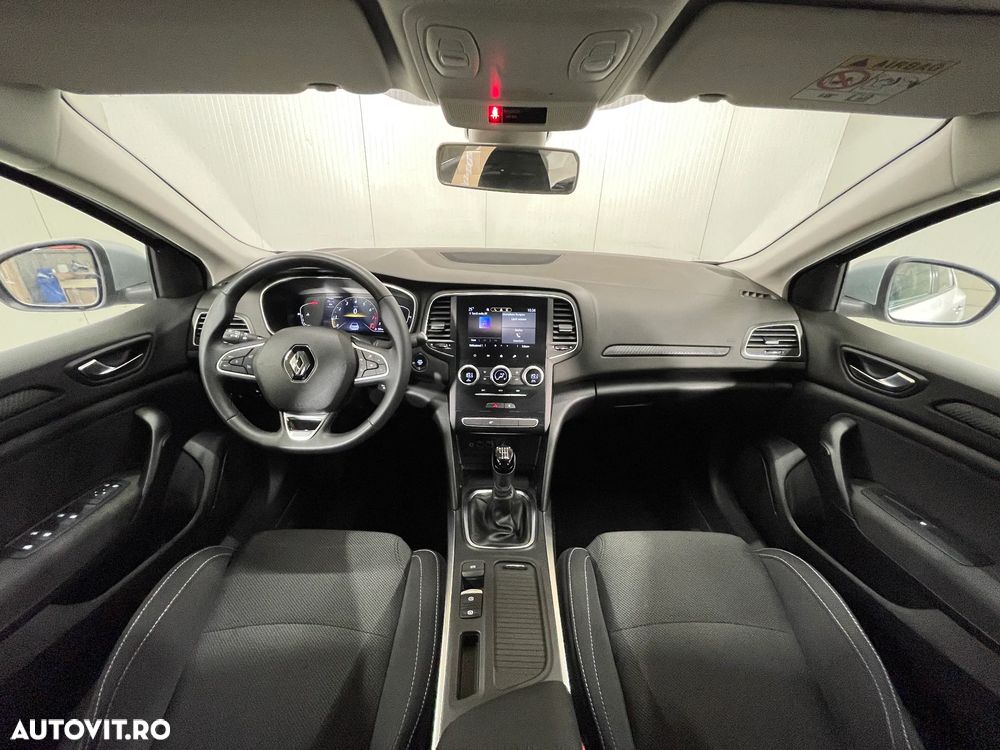 Renault Megane TCe 140 GPF Equilibre - 8