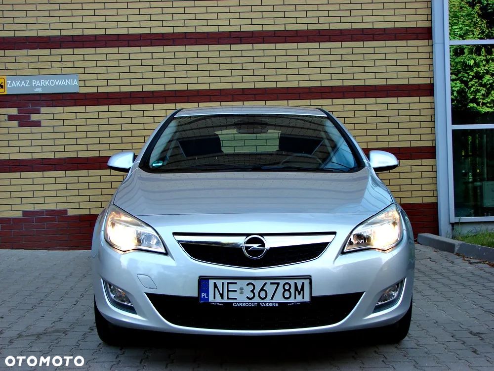 Opel Astra 1.4 Turbo Cosmo - 11