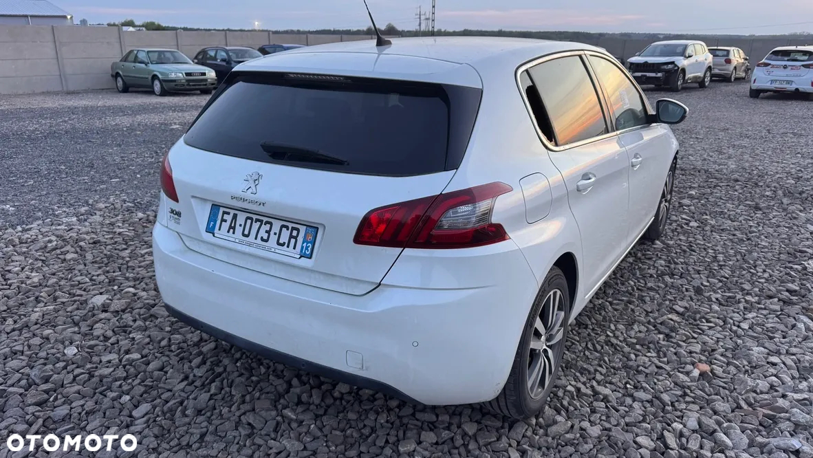 Peugeot 308 1.2 PureTech Allure S&S - 3