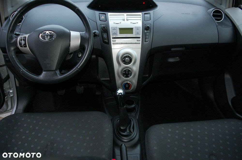 Toyota Yaris - 6