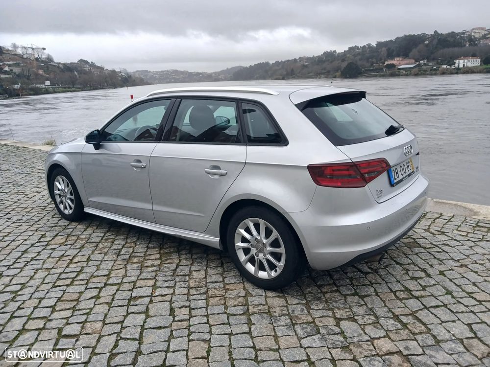 Audi A3 Sportback 1.6 TDI Attraction - 8