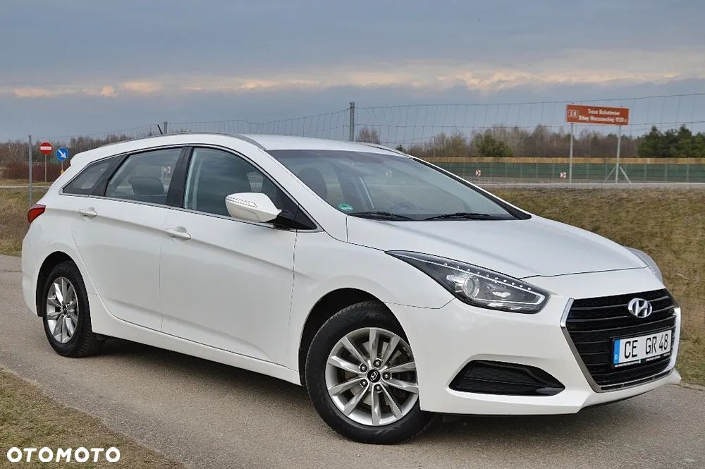 Hyundai i40 Kombi blue 1.6 Family - 3