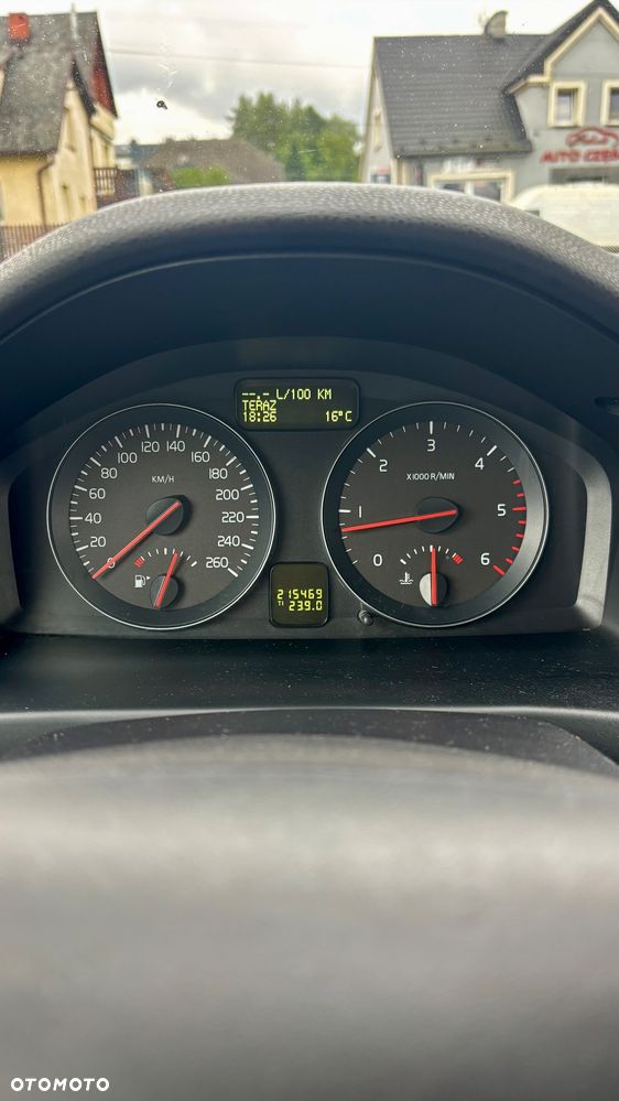 Volvo V50 D3 Momentum - 11