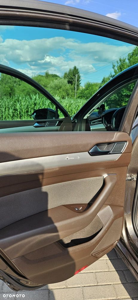 Volkswagen Passat 2.0 TDI BMT Comfortline - 11