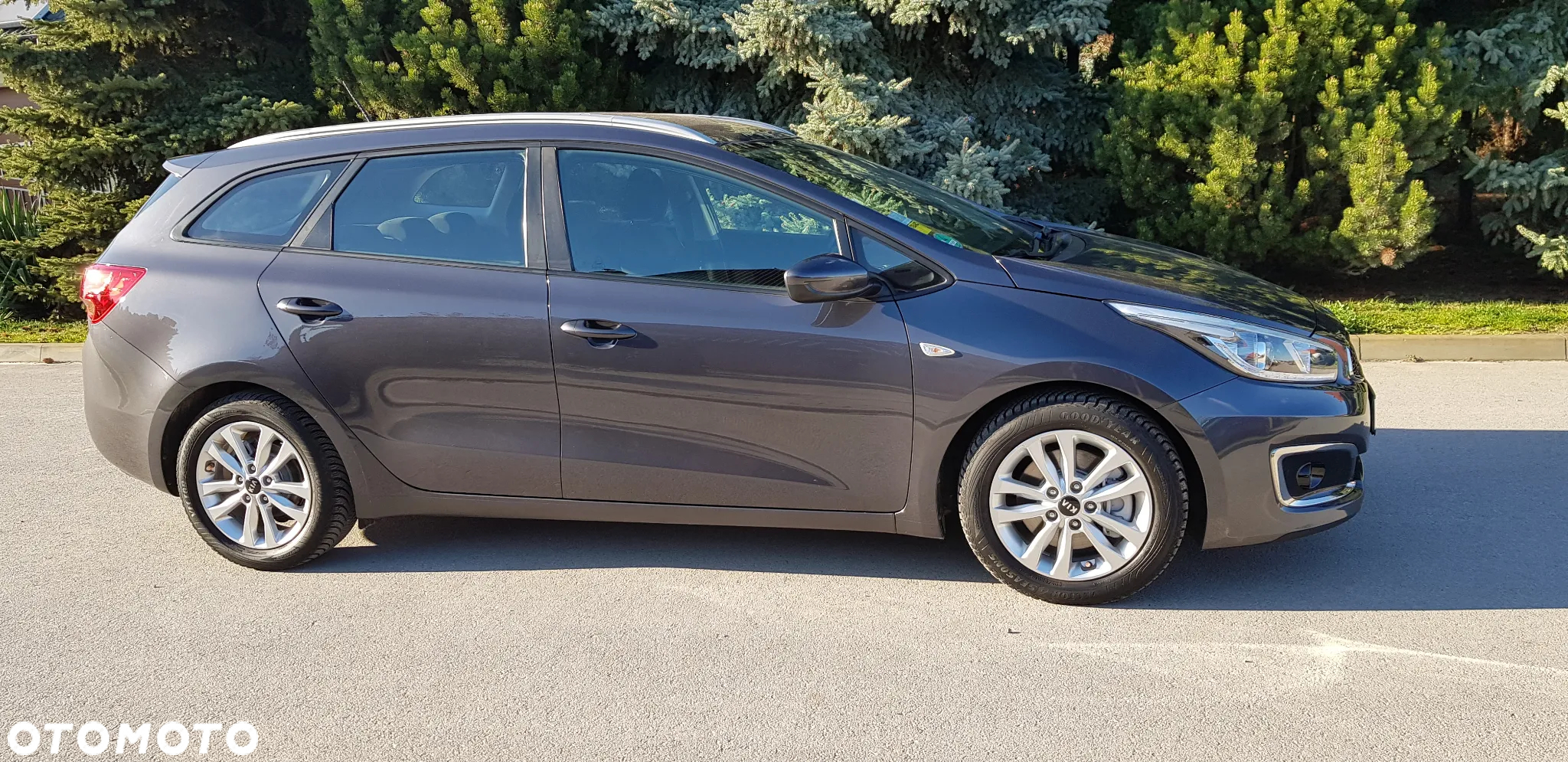 Kia Ceed 1.6 GDI Dream-Team Edition - 13