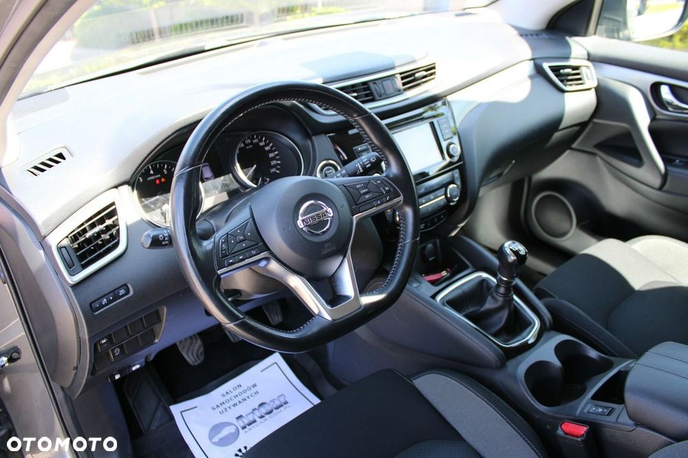 Nissan Qashqai 1.3 DIG-T N-Connecta EU6d - 23