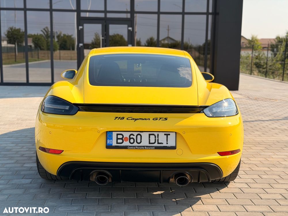 Porsche Cayman 718 GT4 RS - 4