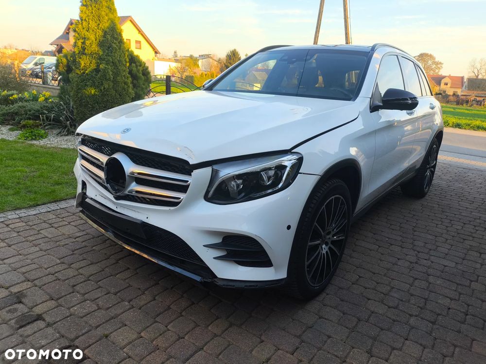 Mercedes-Benz GLC 250 d 4Matic 9G-TRONIC AMG Line - 2