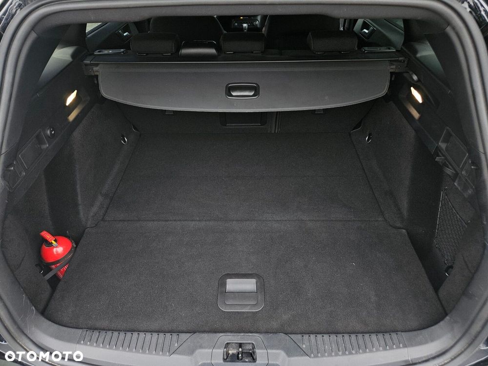 Ford Focus 1.0 EcoBoost mHEV ST-Line X - 28