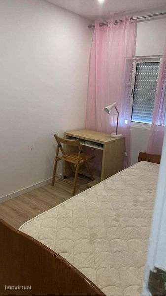 T2 na Pontinha renovado - Grande imagem: 4/4