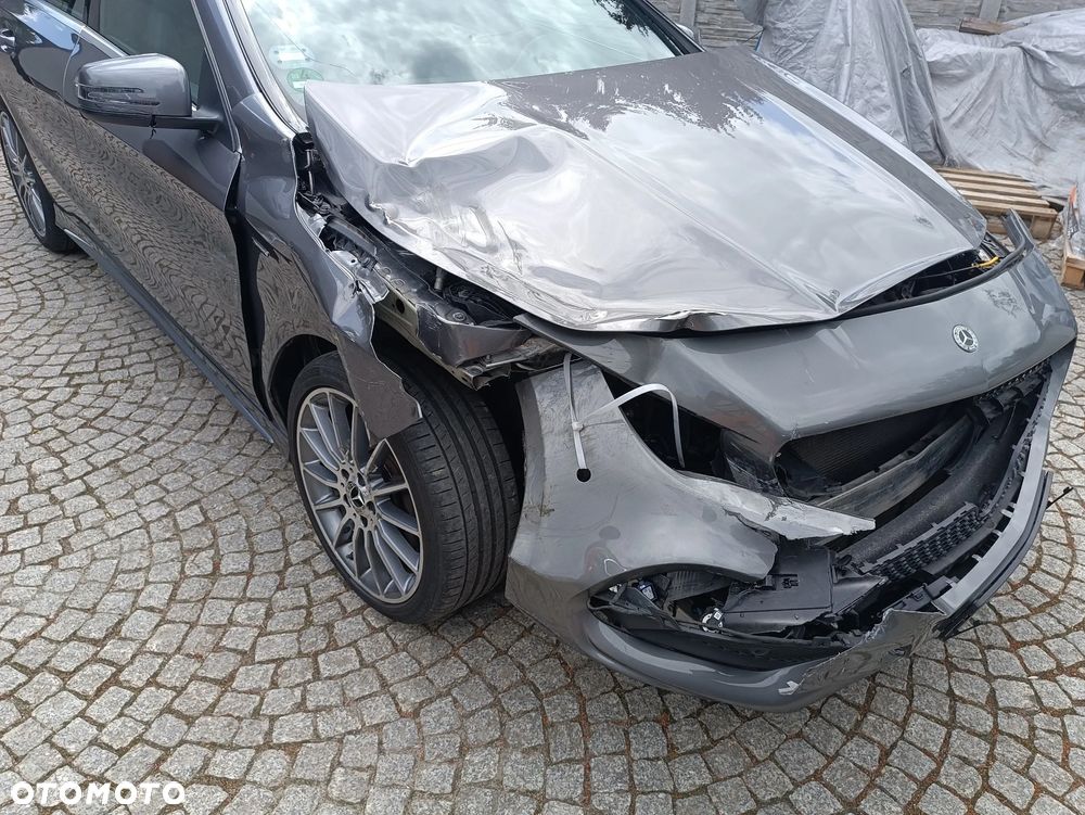 Mercedes-Benz CLA 180 7G-DCT UrbanStyle Edition - 7