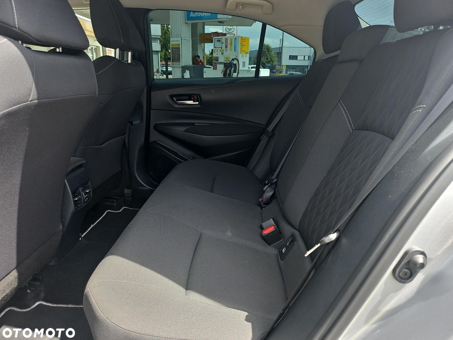 Toyota Corolla - 12