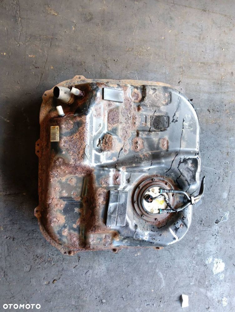 BAK ZBIORNIK PALIWA + POMPKA METALOWY HYUNDAI I30 I 1.6 CRDI - 1