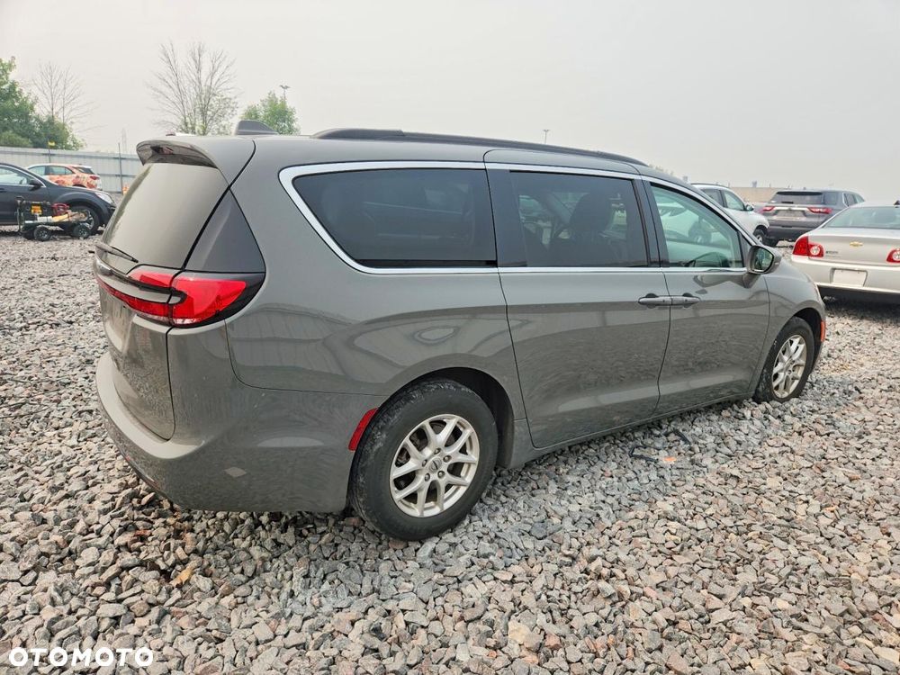 Chrysler Pacifica - 4