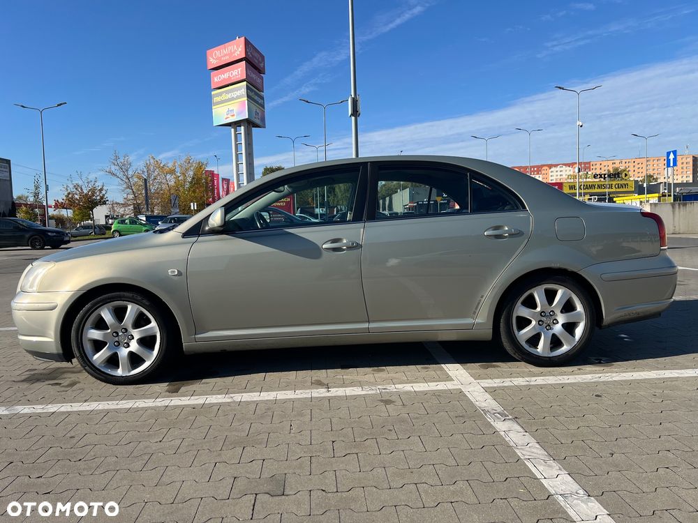 Toyota Avensis 2005 photo 3