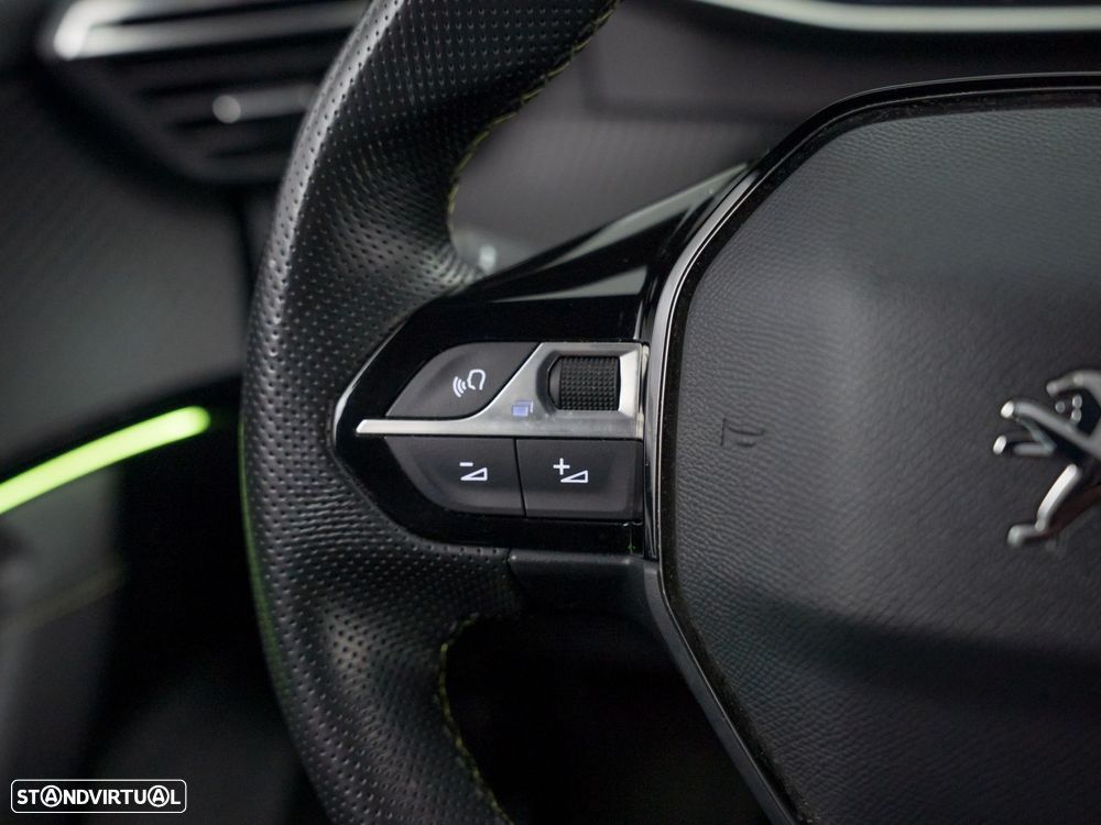 Peugeot e-2008 50 kWh GT - 22