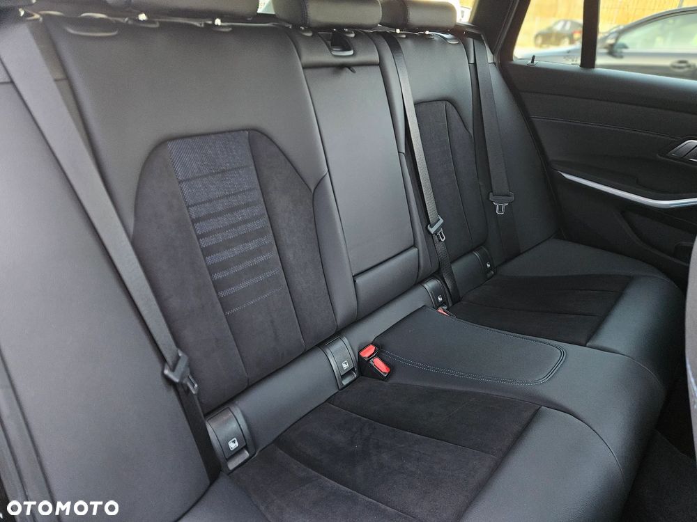 BMW Seria 3 - 33