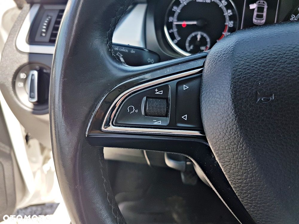 Skoda RAPID 1.6 TDI DPF Ambition - 18