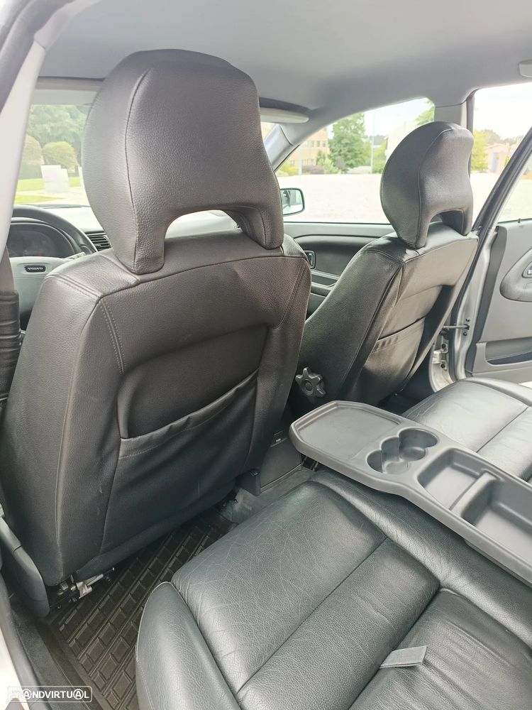 Volvo V40 Cross Country - 8