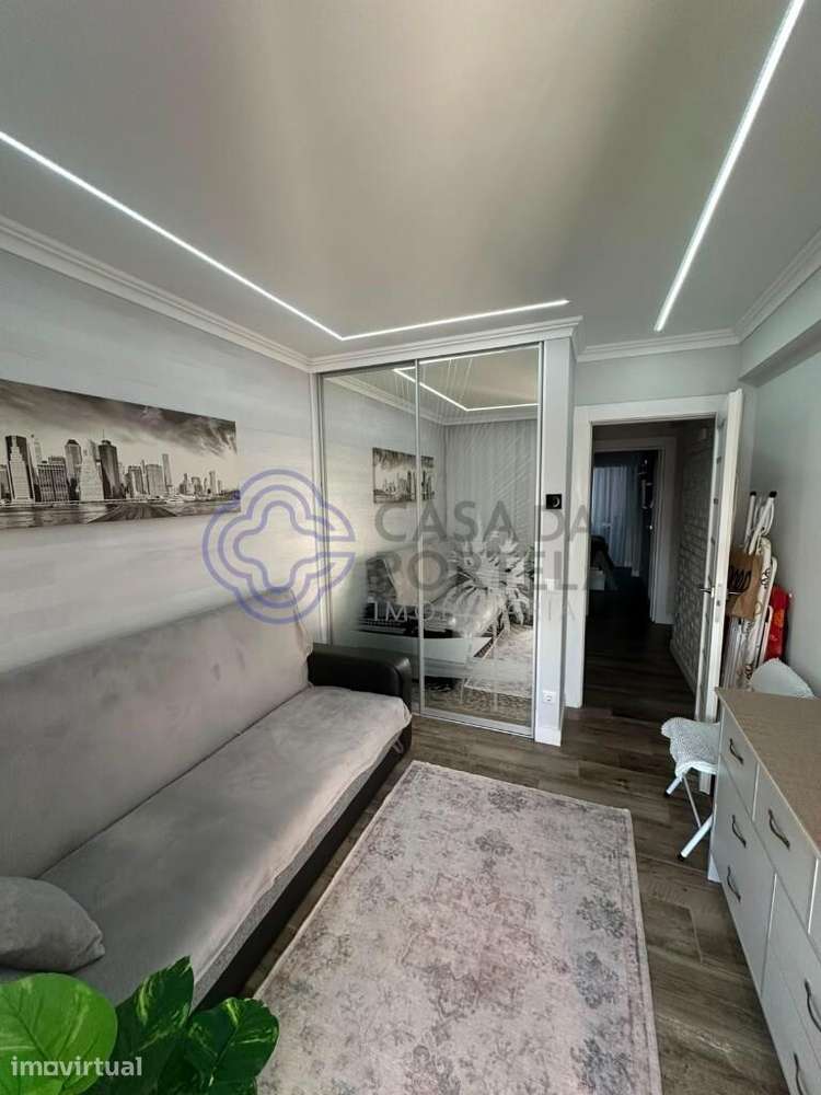 Vende-se excelente T2 totalmente remodelado - Grande imagem: 3/20