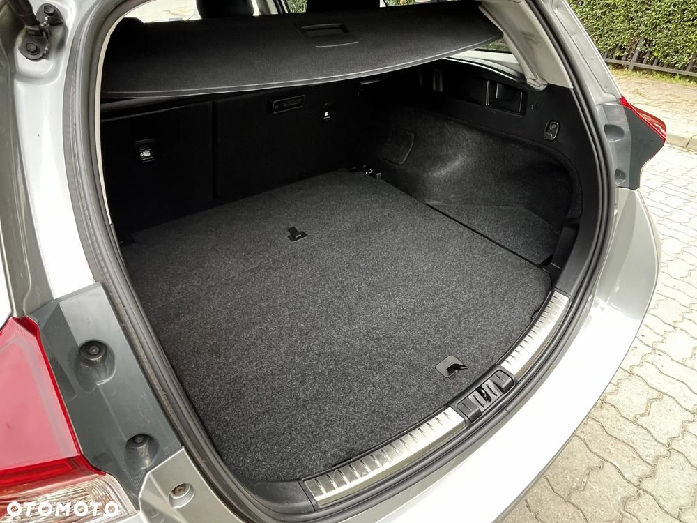 Toyota Auris Hybrid 135 Selection - 24